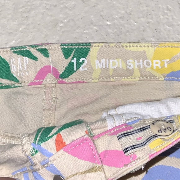 Girl’s Gap Midi Shorts Size 12 - Picture 4 of 4
